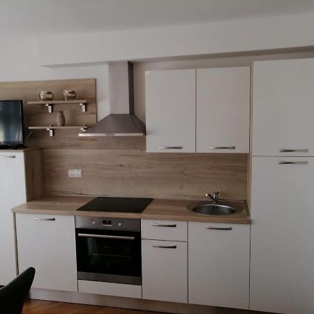 Apartments Leptiric Podstrana Luaran gambar