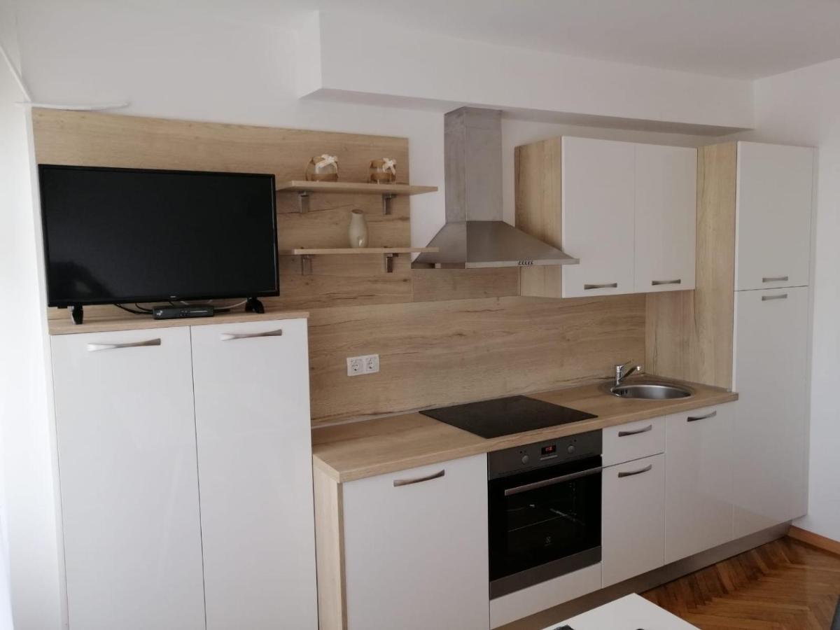 Apartments Leptiric Podstrana Luaran gambar