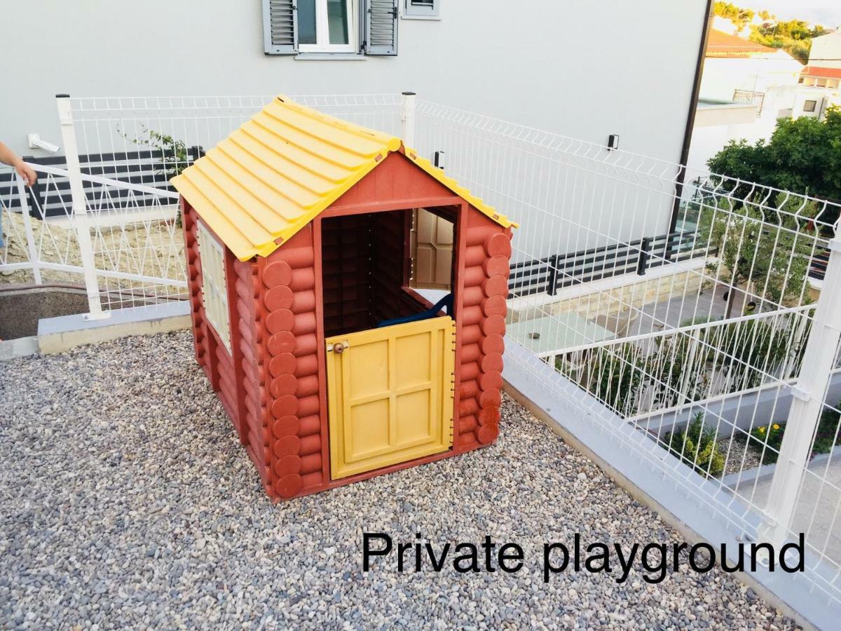Apartments Leptiric Podstrana Luaran gambar